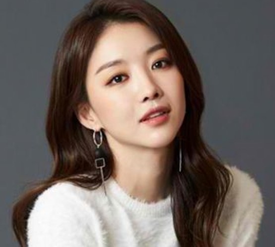 بیوگرافی جانگ هی جین بازیگر سریال سرآستین قرمز 2021